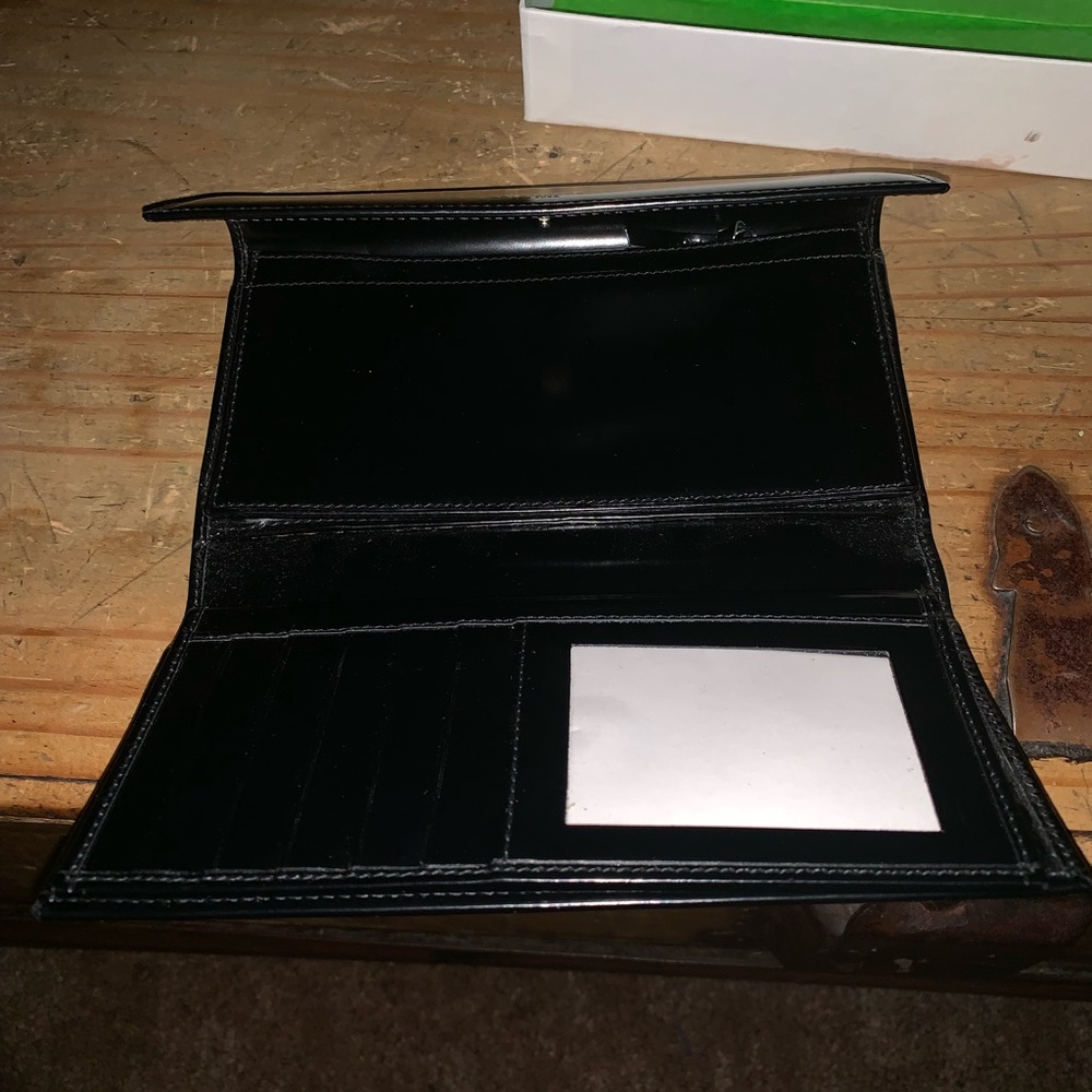 Kate Spade wallet - Picture 2 of 7